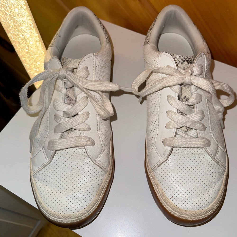 Target white sneakers size 7